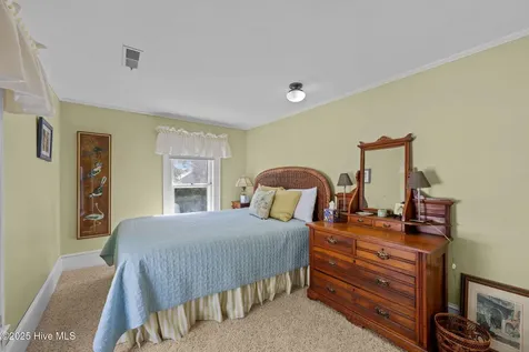 506 Broad Street Oriental NC 28571