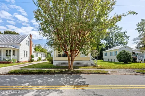 506 Broad Street Oriental NC 28571