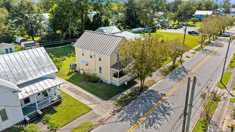 506 Broad Street Oriental NC 28571