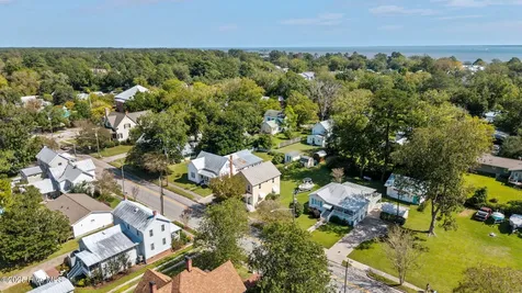 506 Broad Street Oriental NC 28571