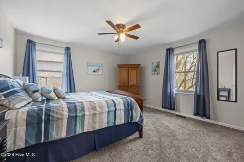 19 Arrowhead Drive Hubert NC 28539