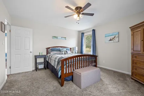 19 Arrowhead Drive Hubert NC 28539