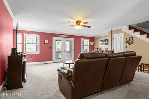19 Arrowhead Drive Hubert NC 28539