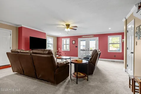 19 Arrowhead Drive Hubert NC 28539