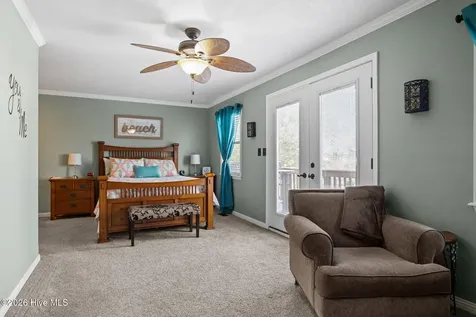 19 Arrowhead Drive Hubert NC 28539