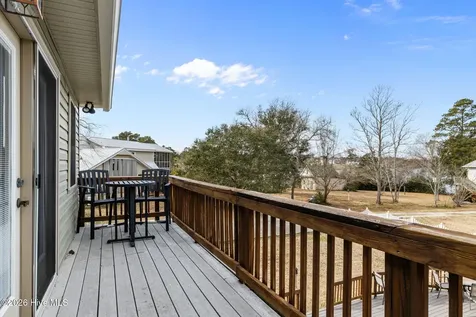 19 Arrowhead Drive Hubert NC 28539