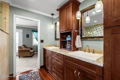 19 Arrowhead Drive Hubert NC 28539