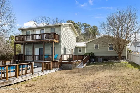19 Arrowhead Drive Hubert NC 28539