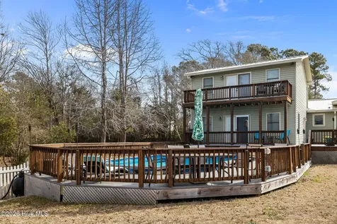 19 Arrowhead Drive Hubert NC 28539