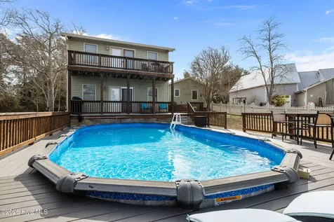 19 Arrowhead Drive Hubert NC 28539