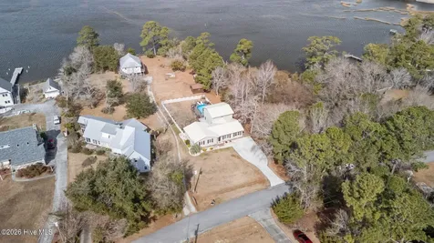 19 Arrowhead Drive Hubert NC 28539