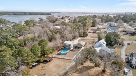 19 Arrowhead Drive Hubert NC 28539