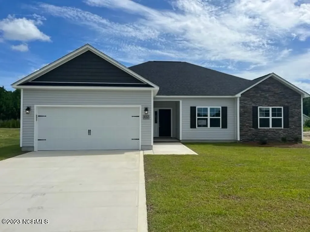 313 Cotton Hill Place Hubert NC 28539