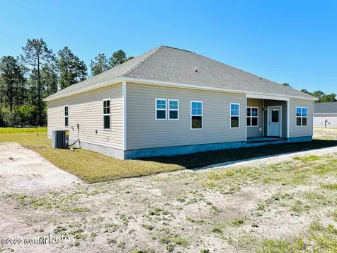 313 Cotton Hill Place Hubert NC 28539