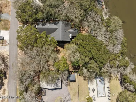 121 SW 13th Street Oak Island NC 28465