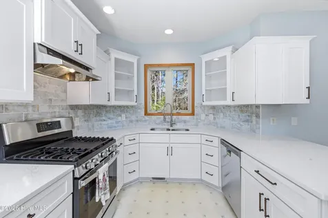 35 Harold Court Hampstead NC 28443