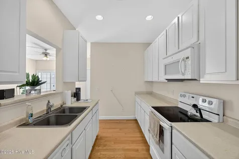 1655 Honeybee Lane Wilmington NC 28412