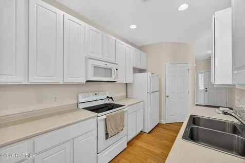 1655 Honeybee Lane Wilmington NC 28412