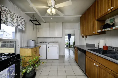 402 Hodges Street Oriental NC 28571