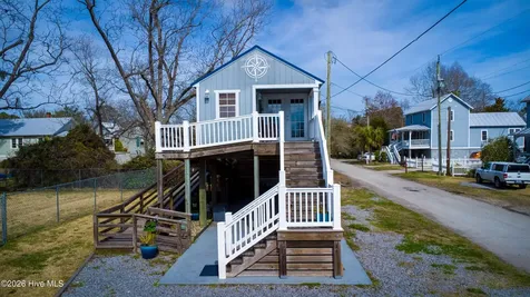 402 Hodges Street Oriental NC 28571