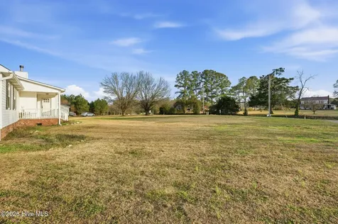 22 Old Mill Road Willard NC 28478