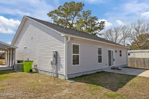621 West Beaufort Road Beaufort NC 28516
