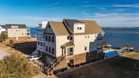 227 Back Street Newport NC 28570