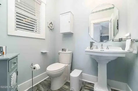 227 Back Street Newport NC 28570