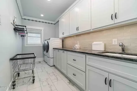 227 Back Street Newport NC 28570