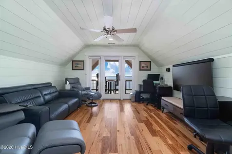 227 Back Street Newport NC 28570