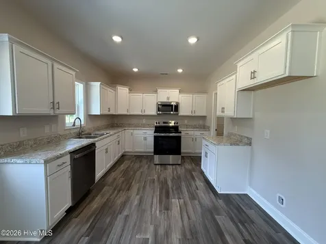 503 Nc Highway 172 Hubert NC 28539