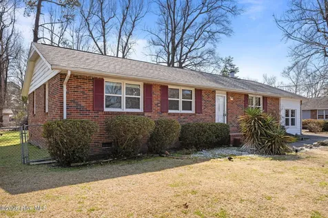 2909 Northwoods Drive Jacksonville NC 28540