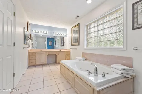 303 Pine Knoll Circle Pine Knoll Shores NC 28512