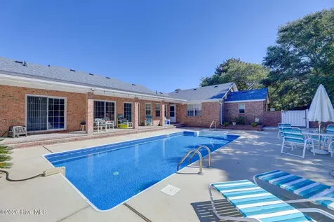 303 Pine Knoll Circle Pine Knoll Shores NC 28512