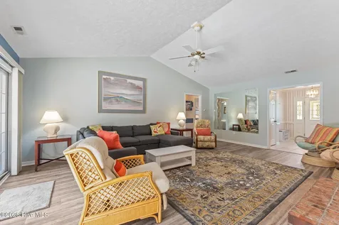 303 Pine Knoll Circle Pine Knoll Shores NC 28512