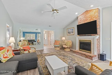 303 Pine Knoll Circle Pine Knoll Shores NC 28512