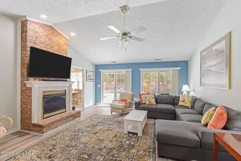 303 Pine Knoll Circle Pine Knoll Shores NC 28512