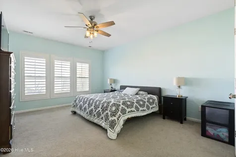 21 Violetear Ridge Hampstead NC 28443