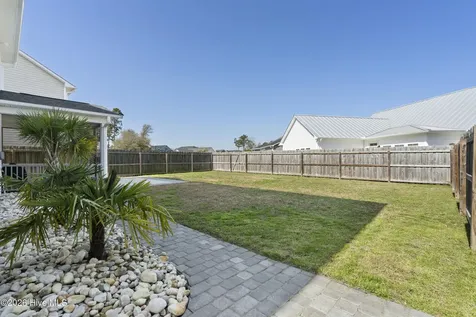 21 Violetear Ridge Hampstead NC 28443
