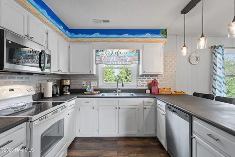 321 NE 59th Street Oak Island NC 28465