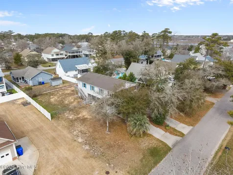 321 NE 59th Street Oak Island NC 28465