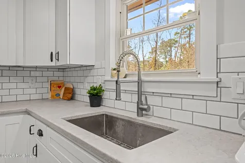 6115 Gondolier Drive New Bern NC 28560
