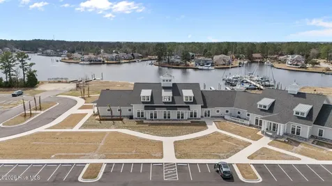 6115 Gondolier Drive New Bern NC 28560