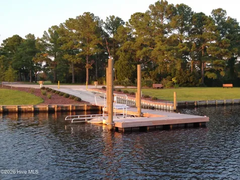 6115 Gondolier Drive New Bern NC 28560
