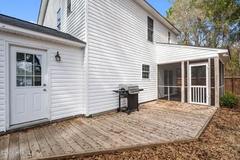 142 NE 14th Street Oak Island NC 28465