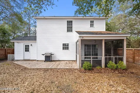 142 NE 14th Street Oak Island NC 28465