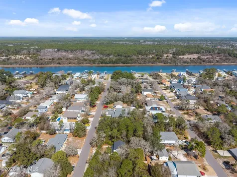 142 NE 14th Street Oak Island NC 28465