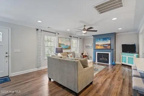 142 NE 14th Street Oak Island NC 28465