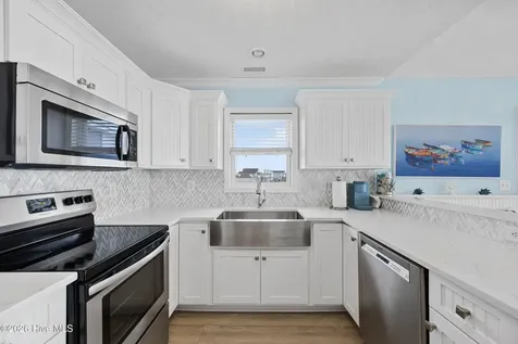 1004 N Shore Drive Surf City NC 28445