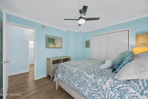 1004 N Shore Drive Surf City NC 28445